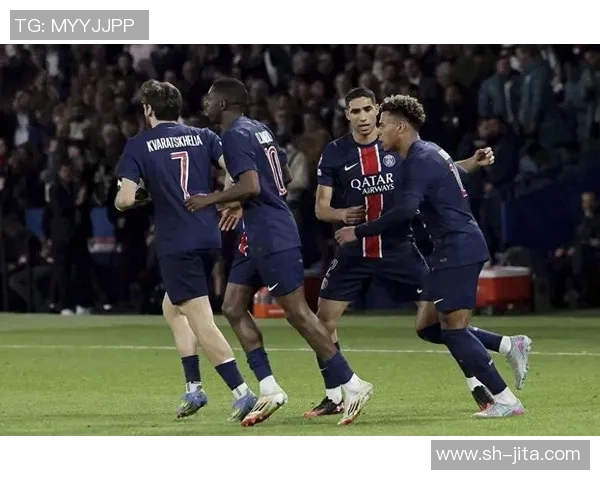 西甲激战拜仁与巴黎圣日耳曼鏖战至平局全场沸腾